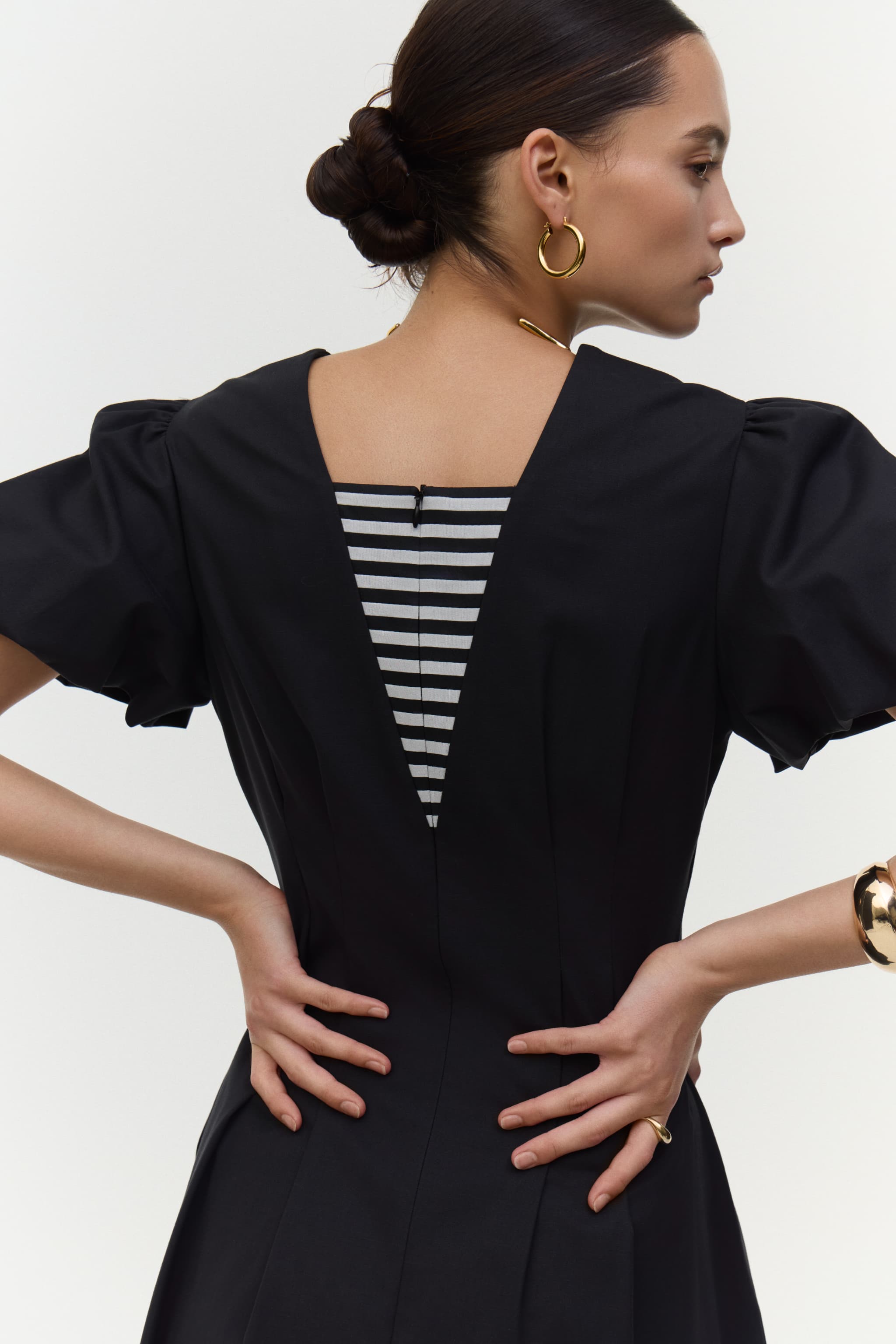 BACK BORDER DRESS