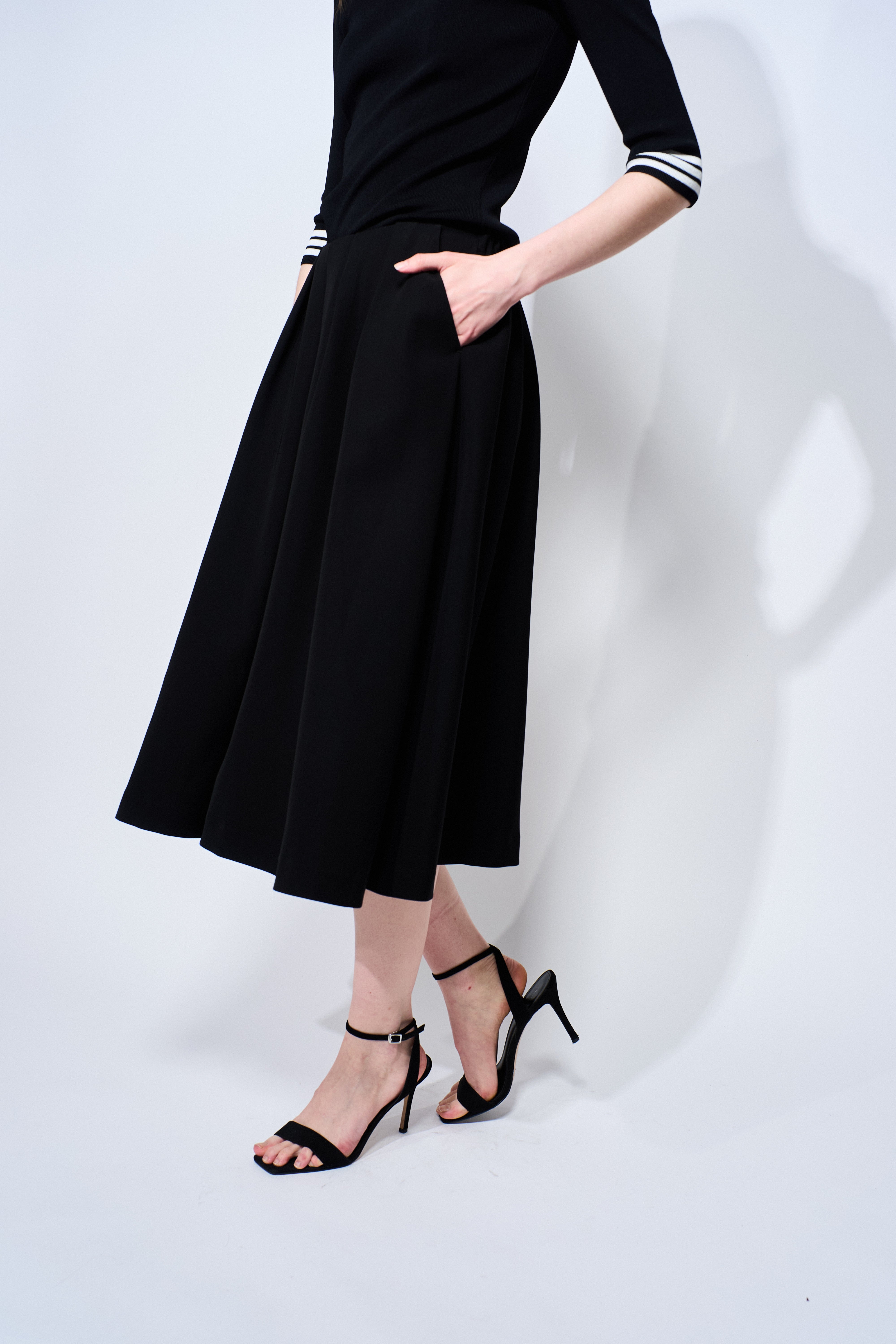 TWILL TUCK SKIRT