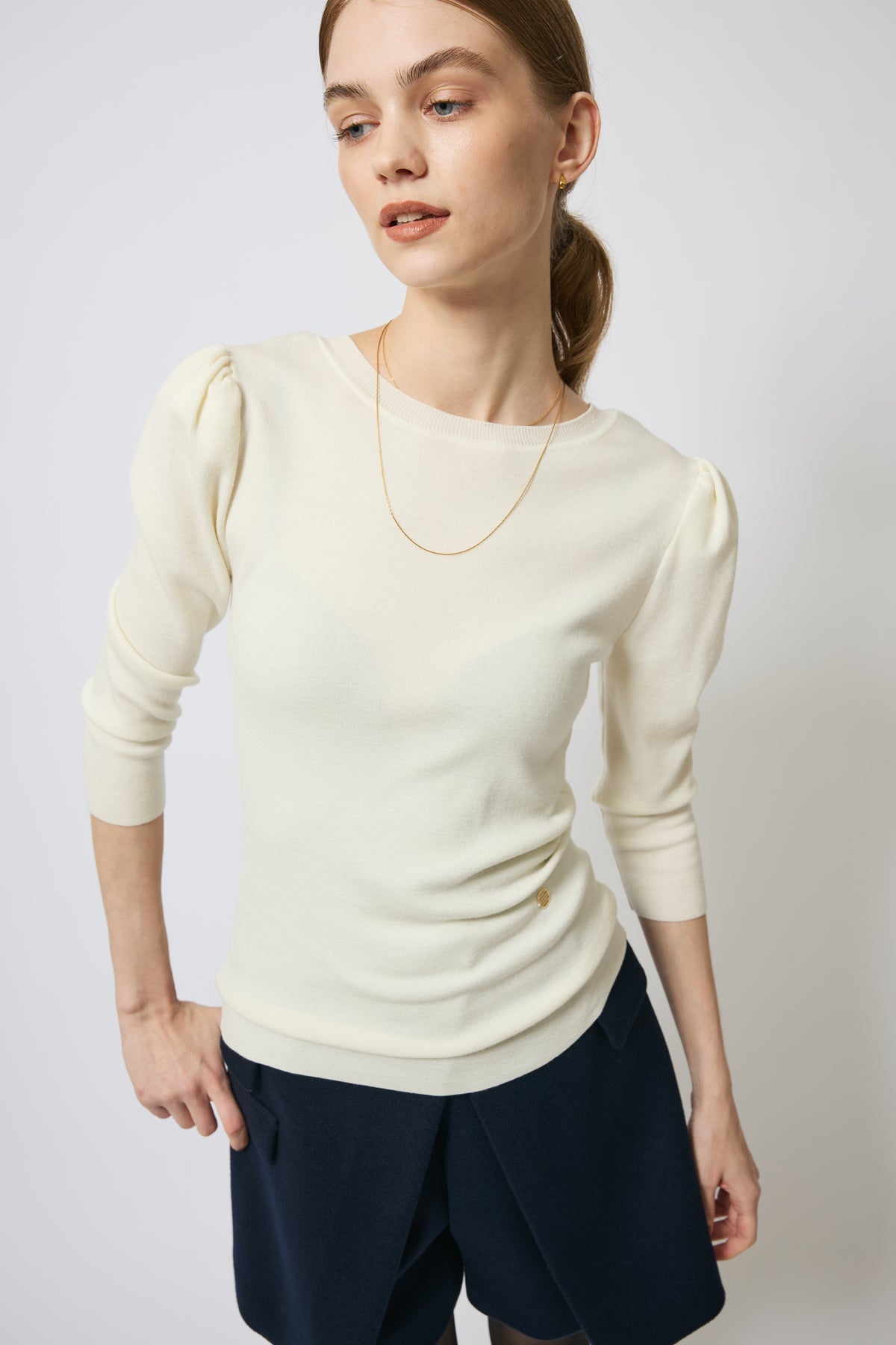 BACK OPEN KNIT