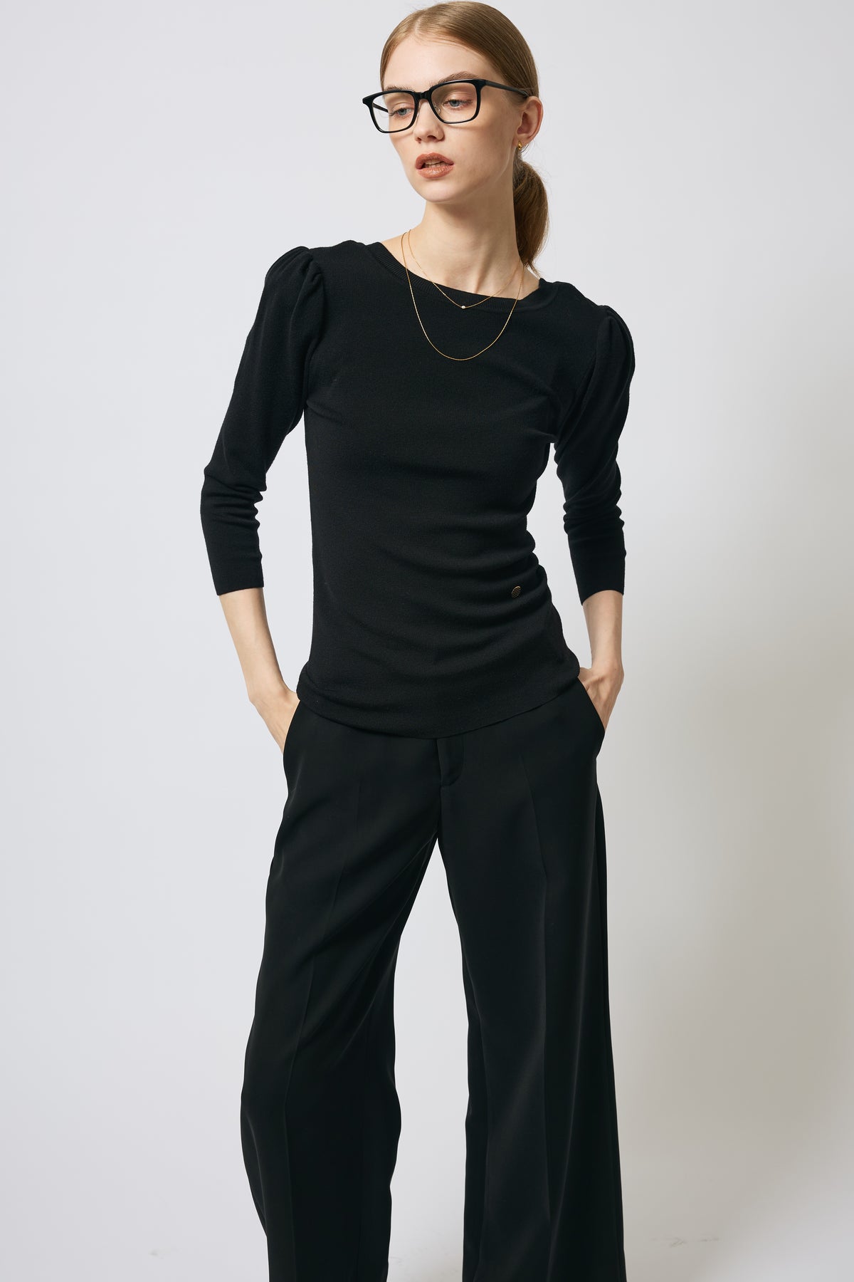 BACK OPEN KNIT