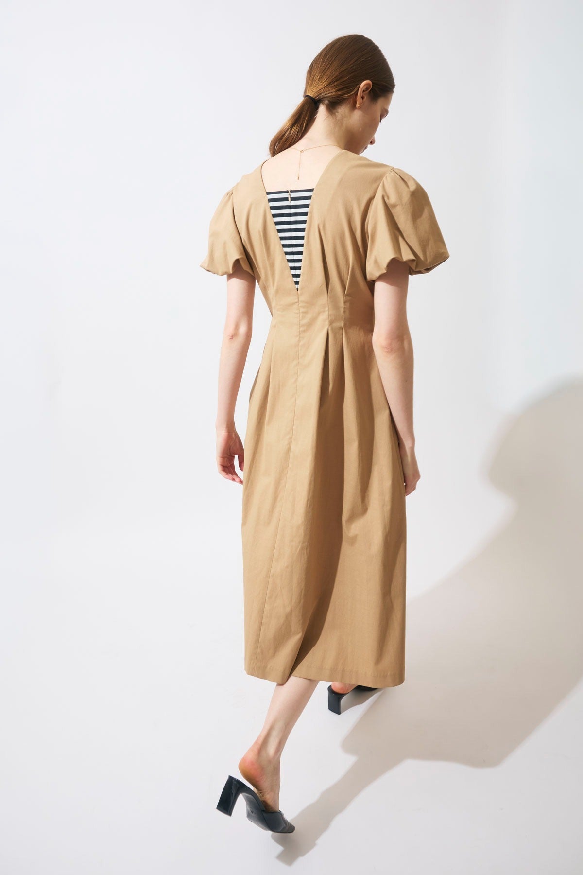 BACK BORDER DRESS