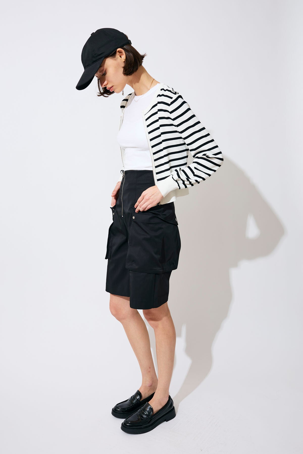 BORDER CHAIN CAP