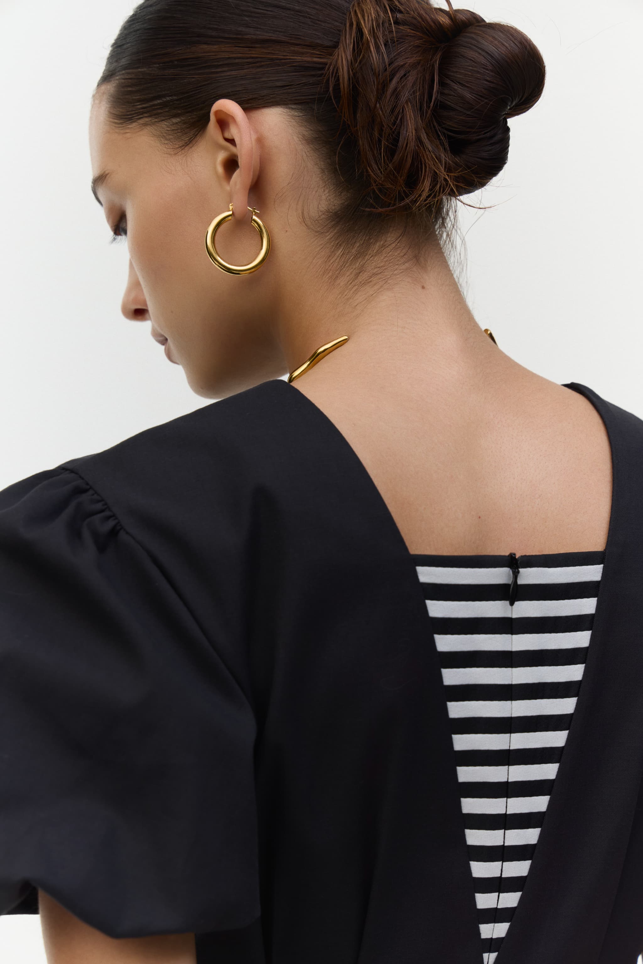 BACK BORDER DRESS