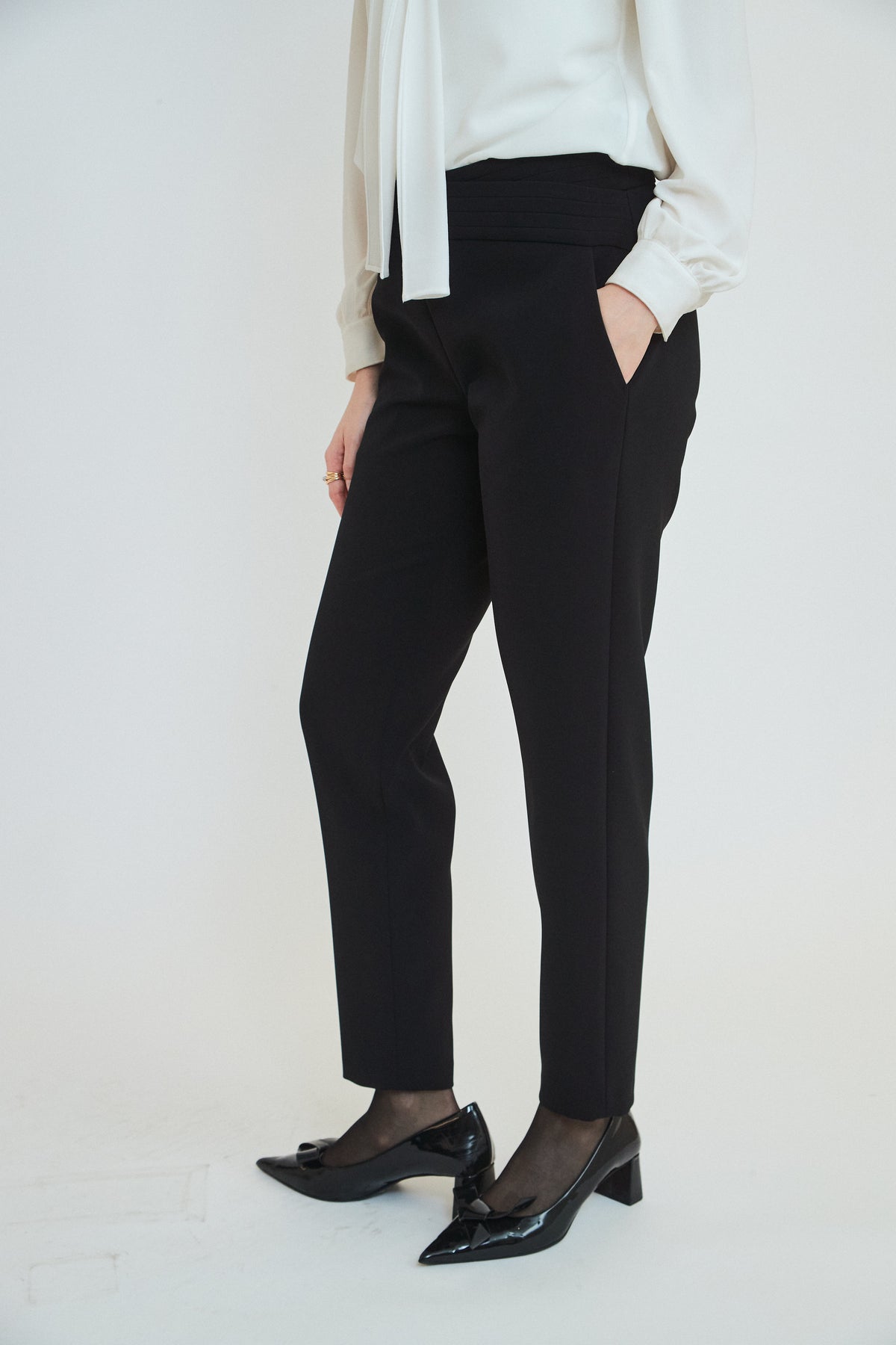 TAPERED PANTS NOIR