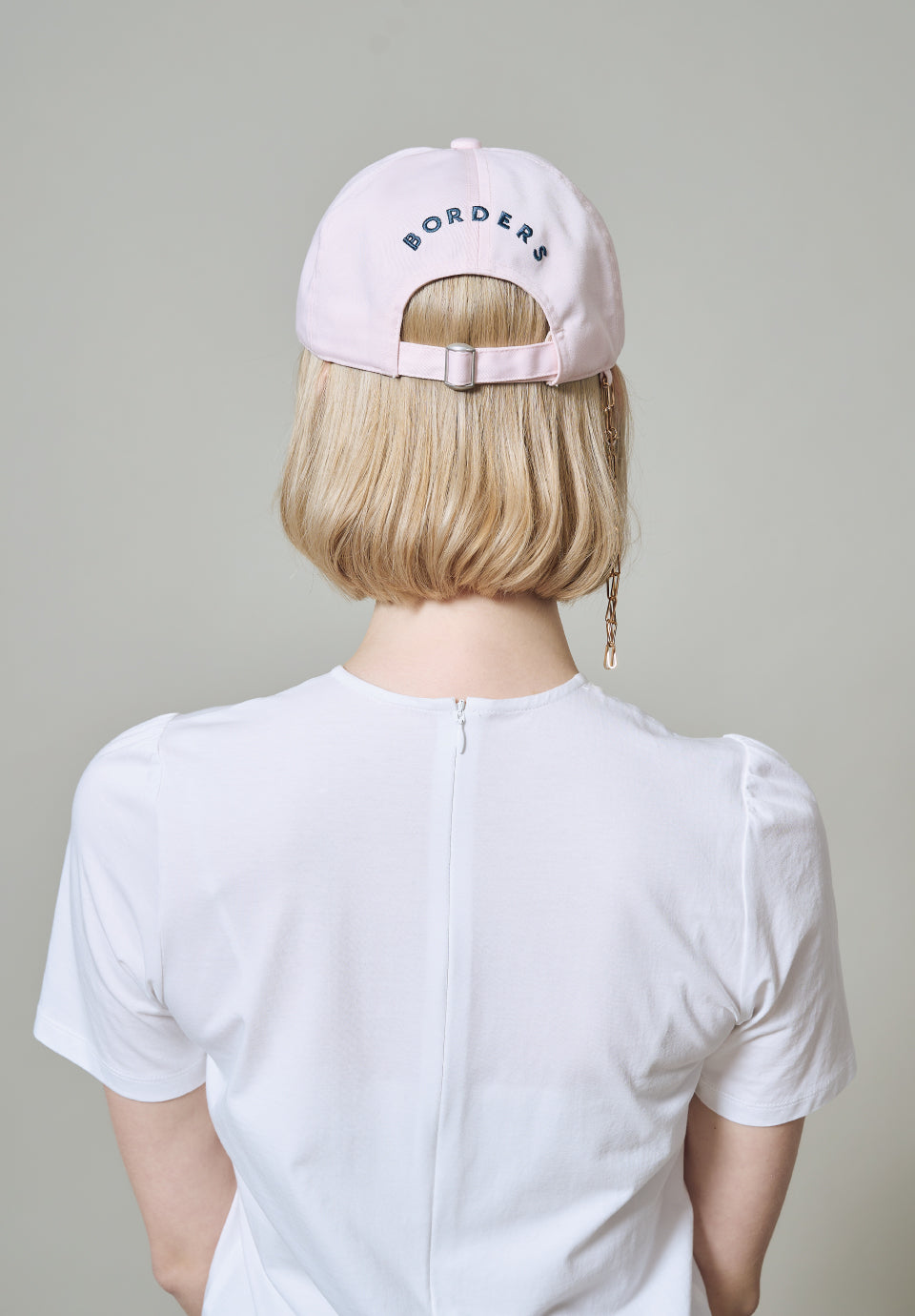 BORDER CHAIN CAP