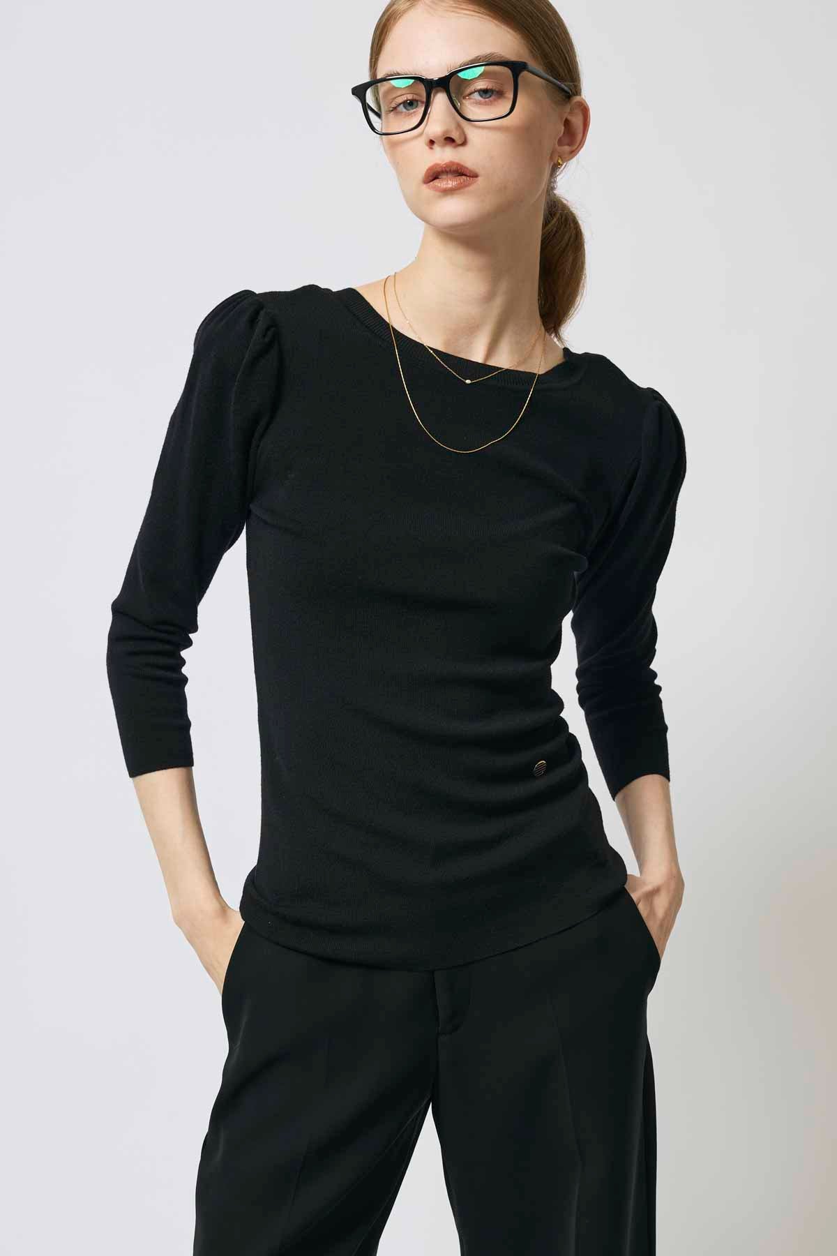 BACK OPEN KNIT