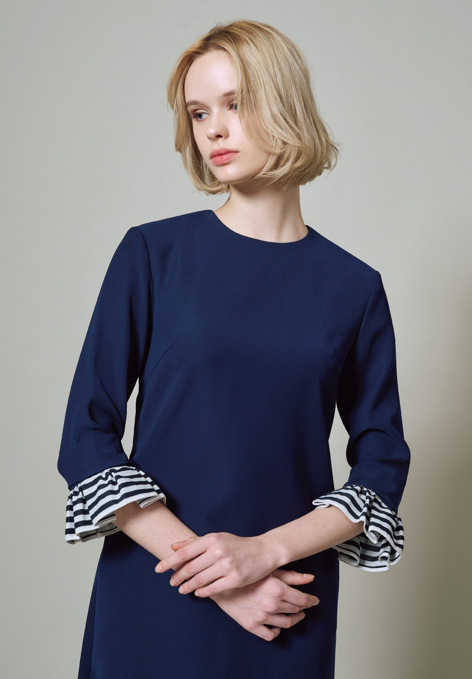 RUFFLE SLEEVES DRESS