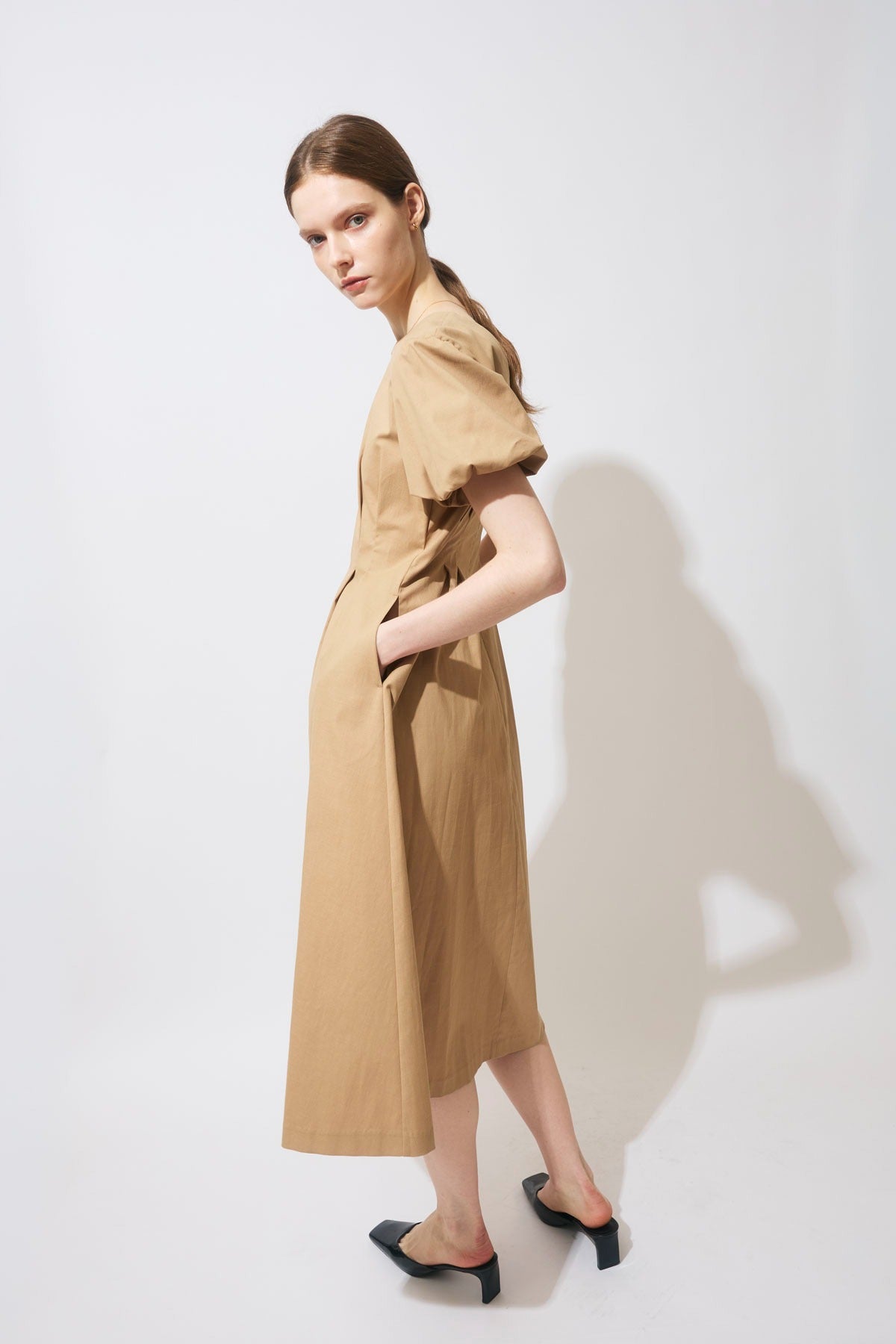 BACK BORDER DRESS
