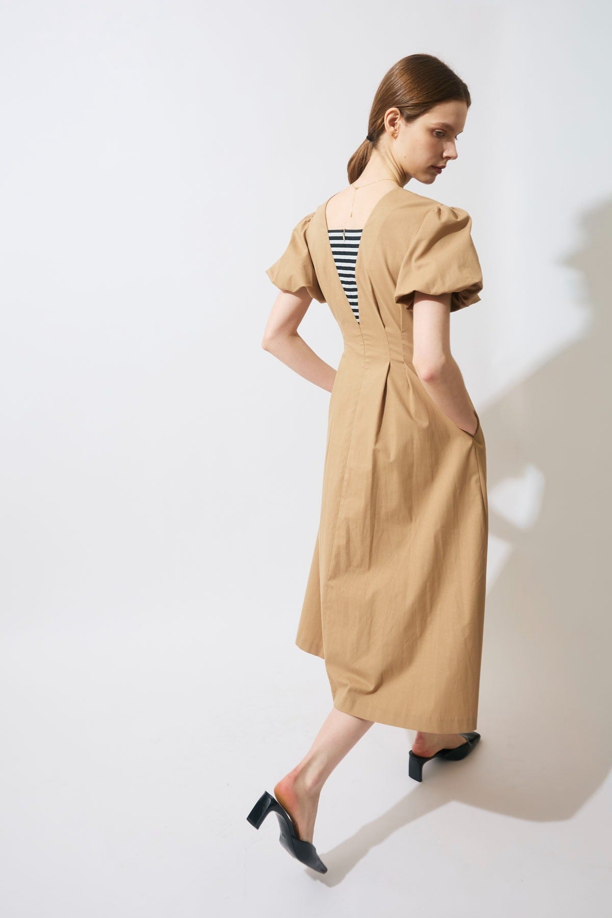 BACK BORDER DRESS