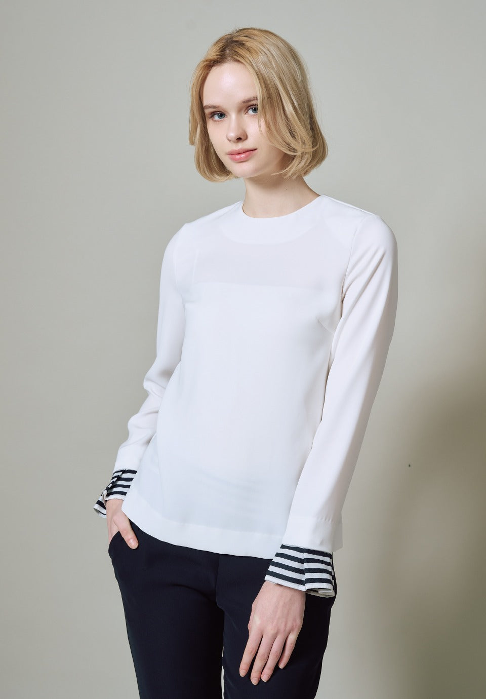 BORDER CUFF BLOUSE